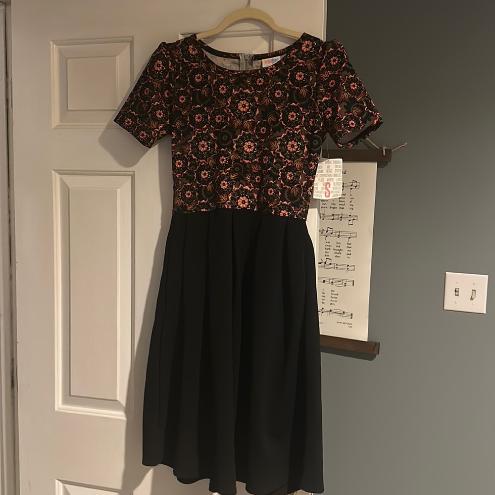 LuLaRoe Amelia
